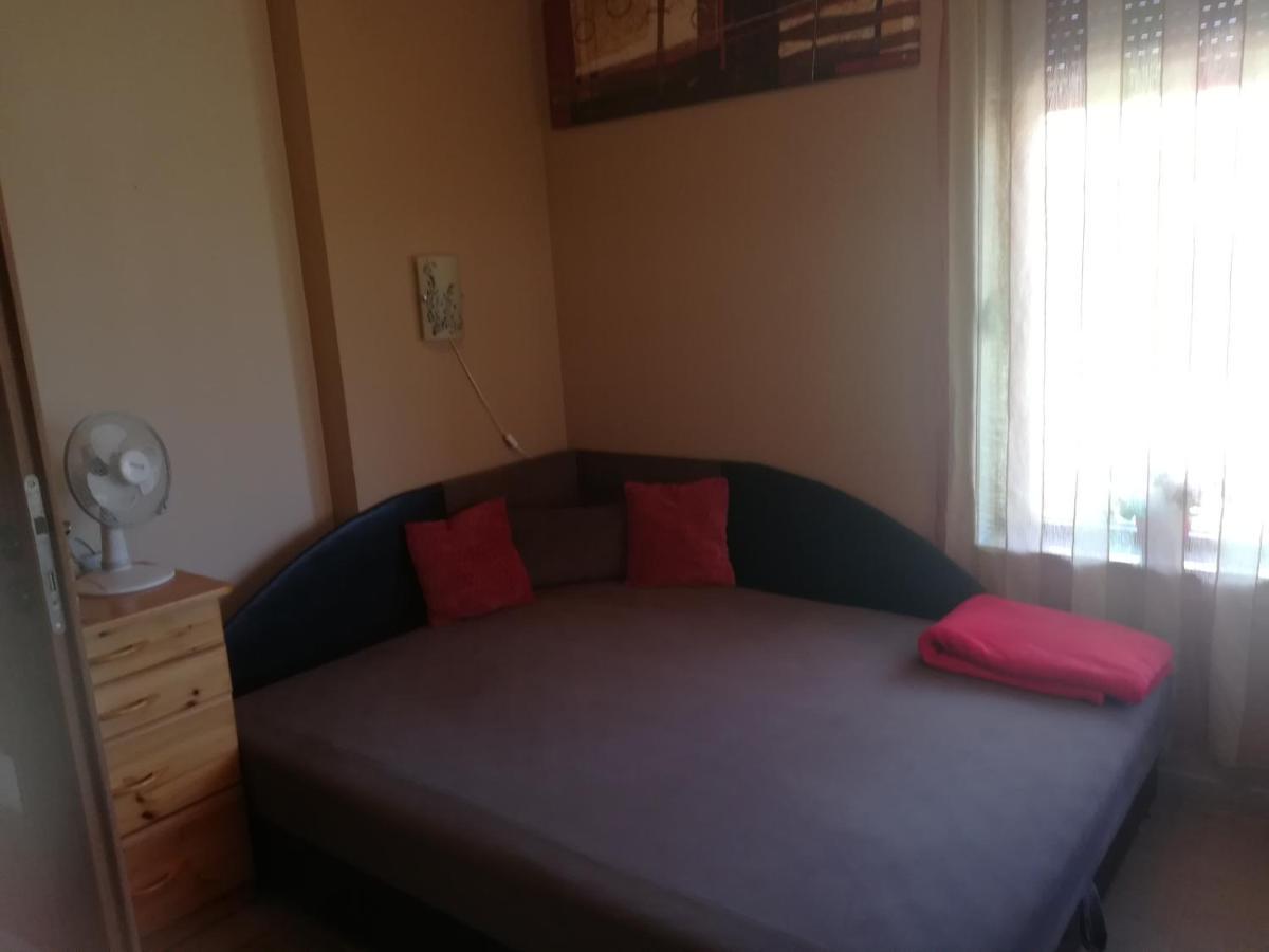 Betty Apartman Balatonfůzfő Buitenkant foto