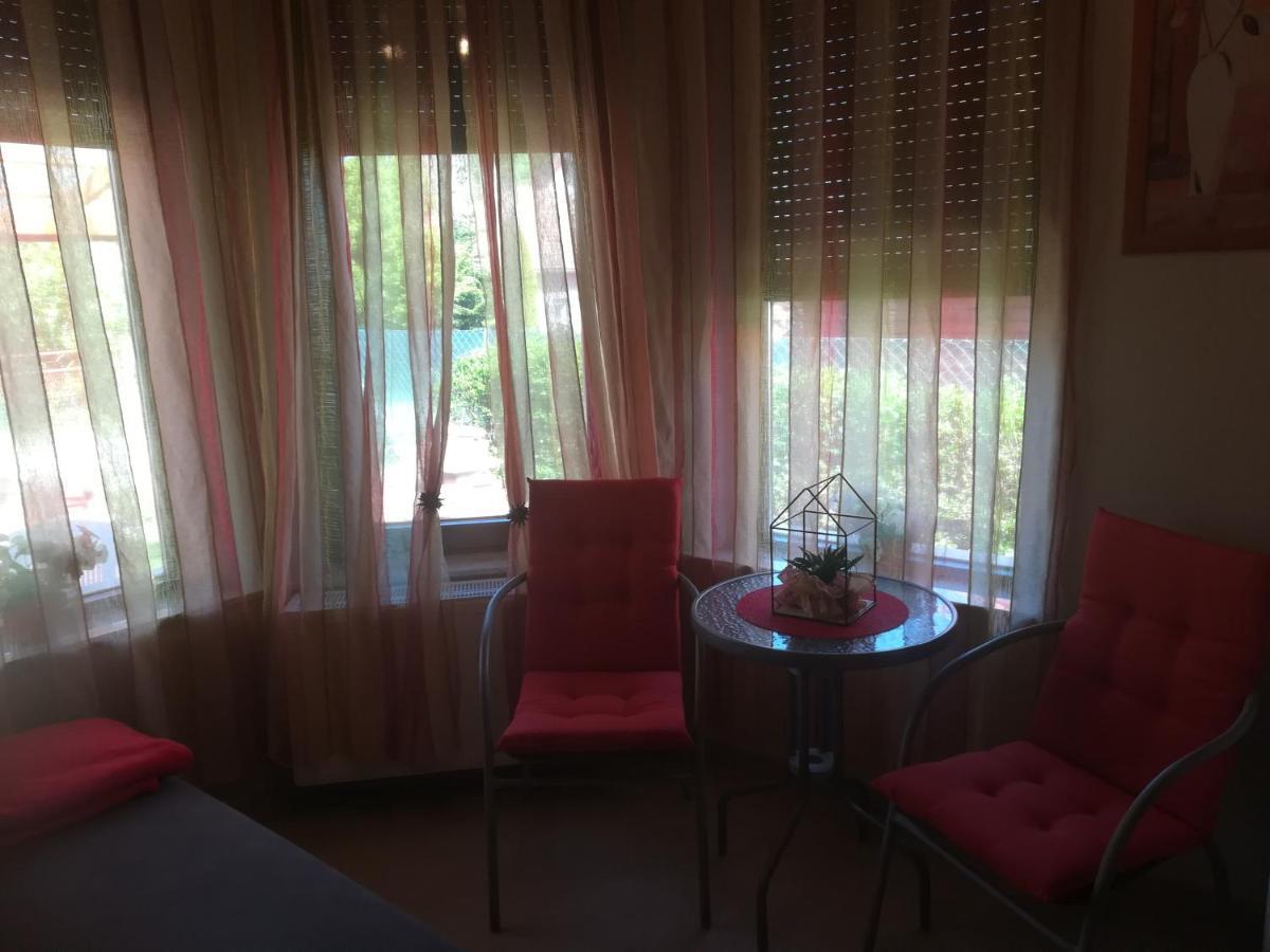 Betty Apartman Balatonfůzfő Buitenkant foto